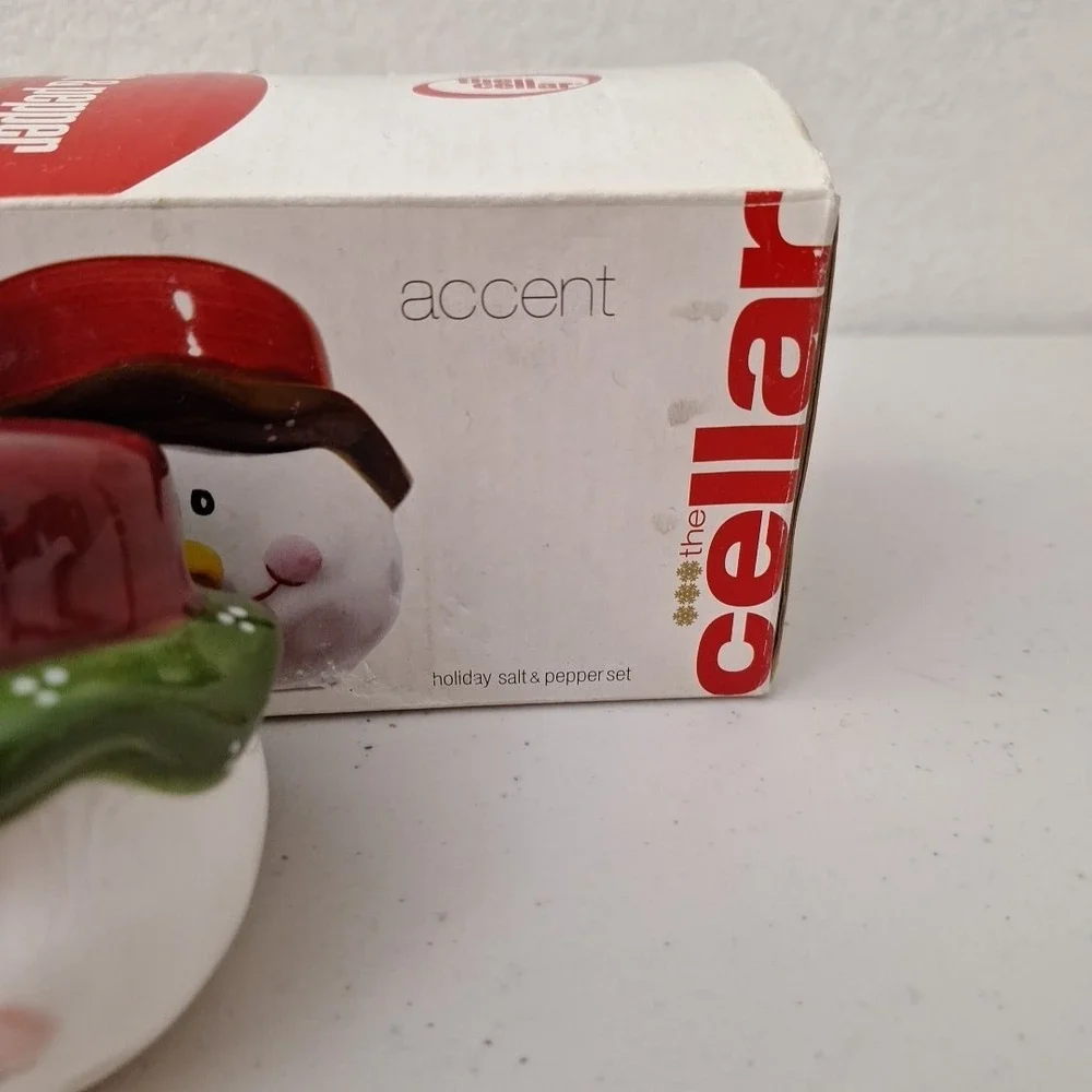 Vtg The Cellar Snowman Salt and Pepper Shakers Ceramic Christmas w/ Box